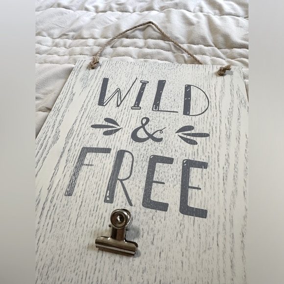 Set of 2 WOODEN 🤍 Farmhouse Style 🌿 Board Photo Signs with Clips - Picture 4 of 11